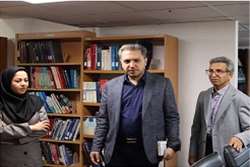 بازدید معاون آموزشی دانشگاه علوم پزشکی شیراز از کتابخانه دانشکده توانبخشی 